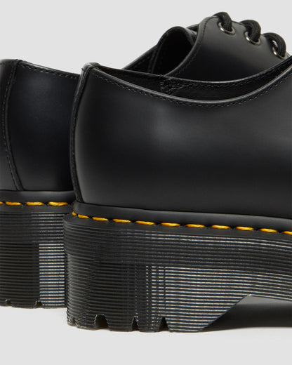https://cdn.media.amplience.net/i/drmartens/25567001.89.jpg