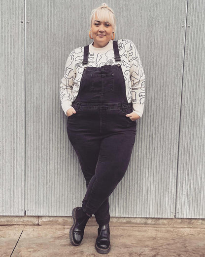 https://cdn.media.amplience.net/i/drmartens/26205001.83.jpg