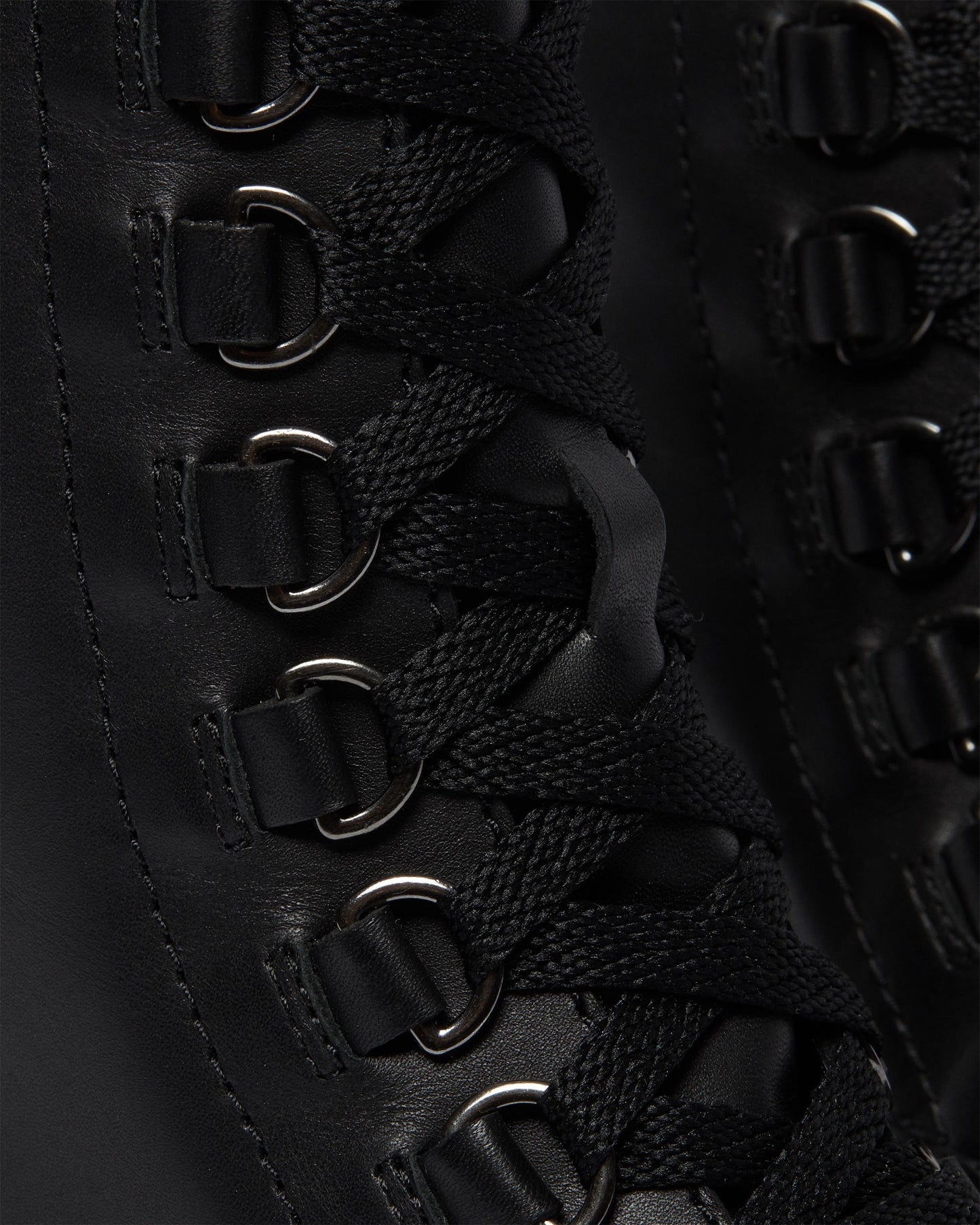 https://cdn.media.amplience.net/i/drmartens/26701001.82.jpg
