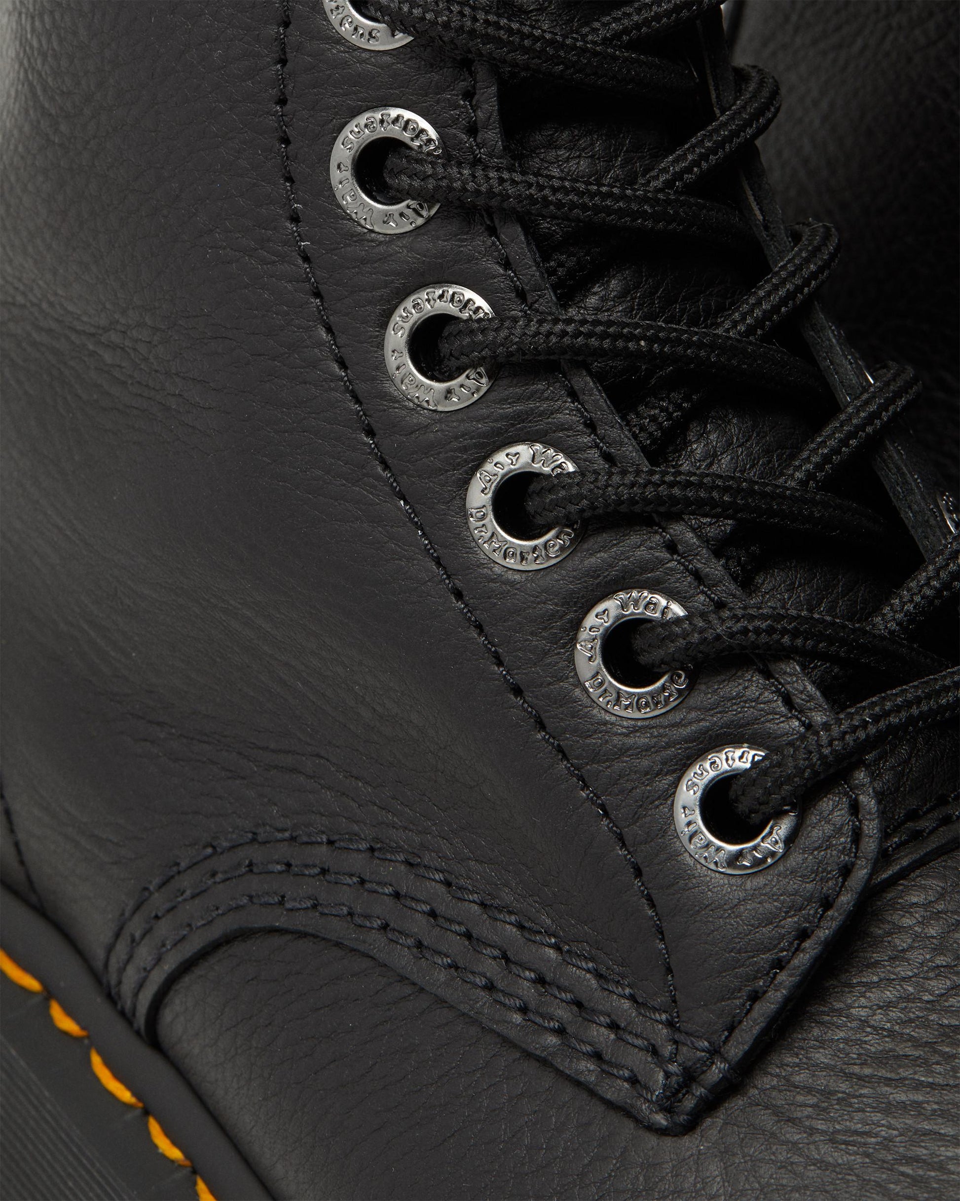 https://cdn.media.amplience.net/i/drmartens/26925001.86.jpg