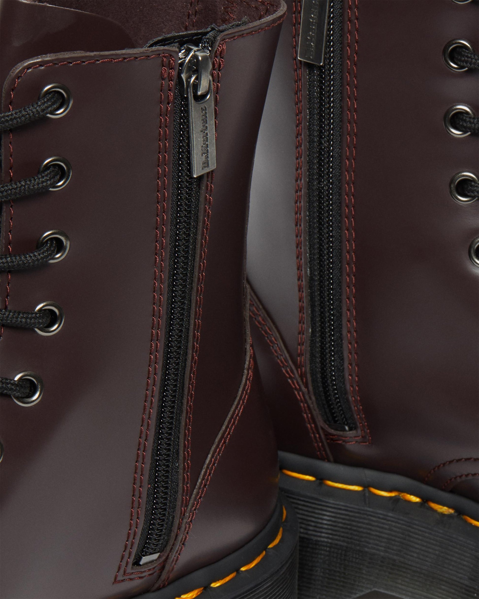 https://cdn.media.amplience.net/i/drmartens/27311626.82.jpg