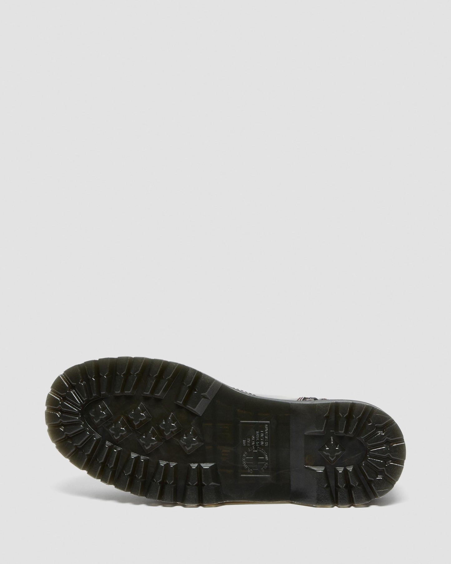 https://cdn.media.amplience.net/i/drmartens/27311626.87.jpg