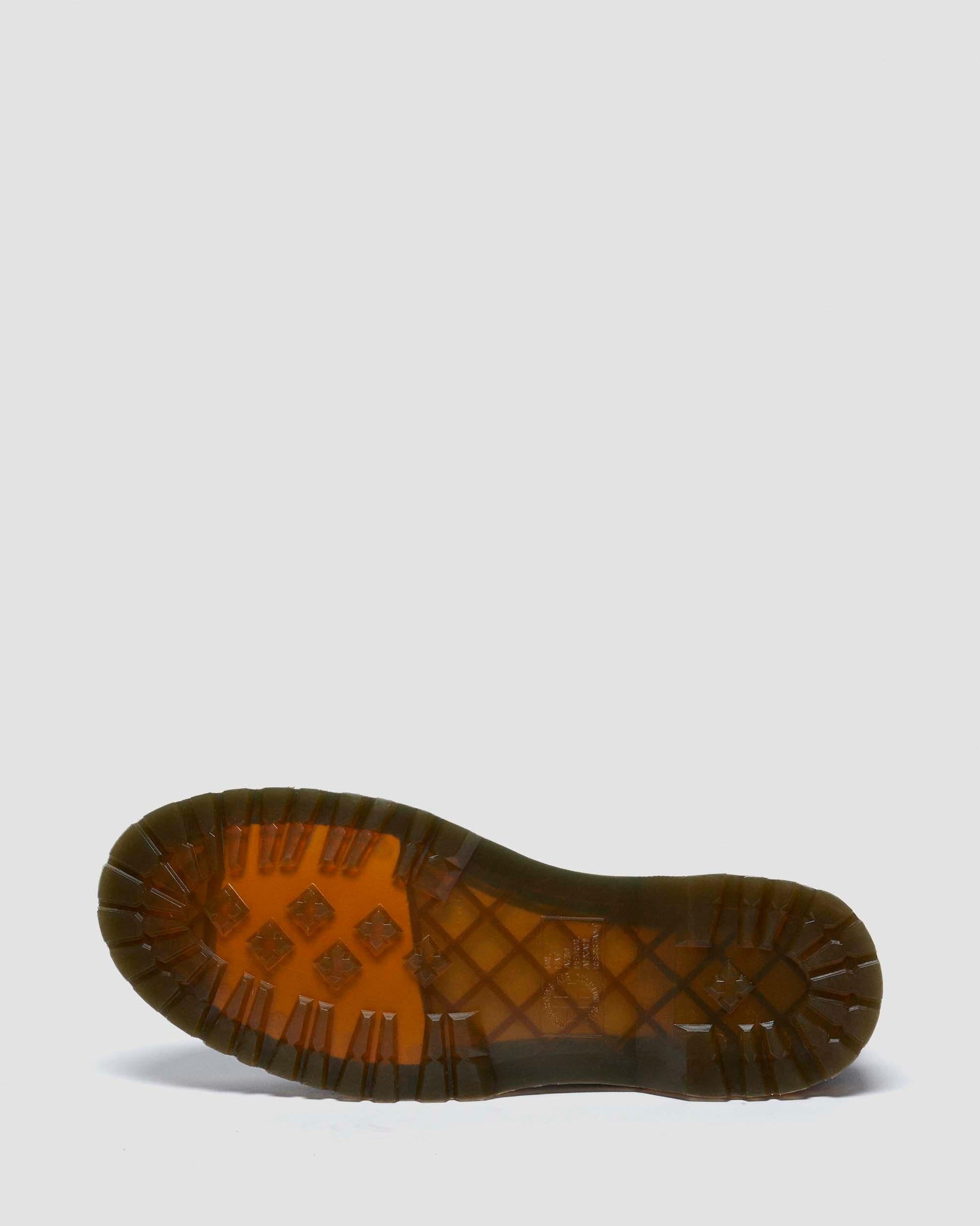 https://cdn.media.amplience.net/i/drmartens/31874001.87.jpg