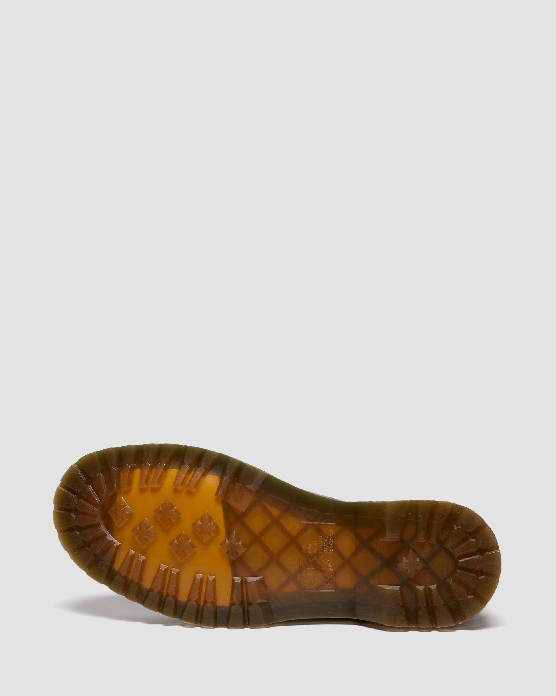 https://cdn.media.amplience.net/i/drmartens/31874200.88.jpg
