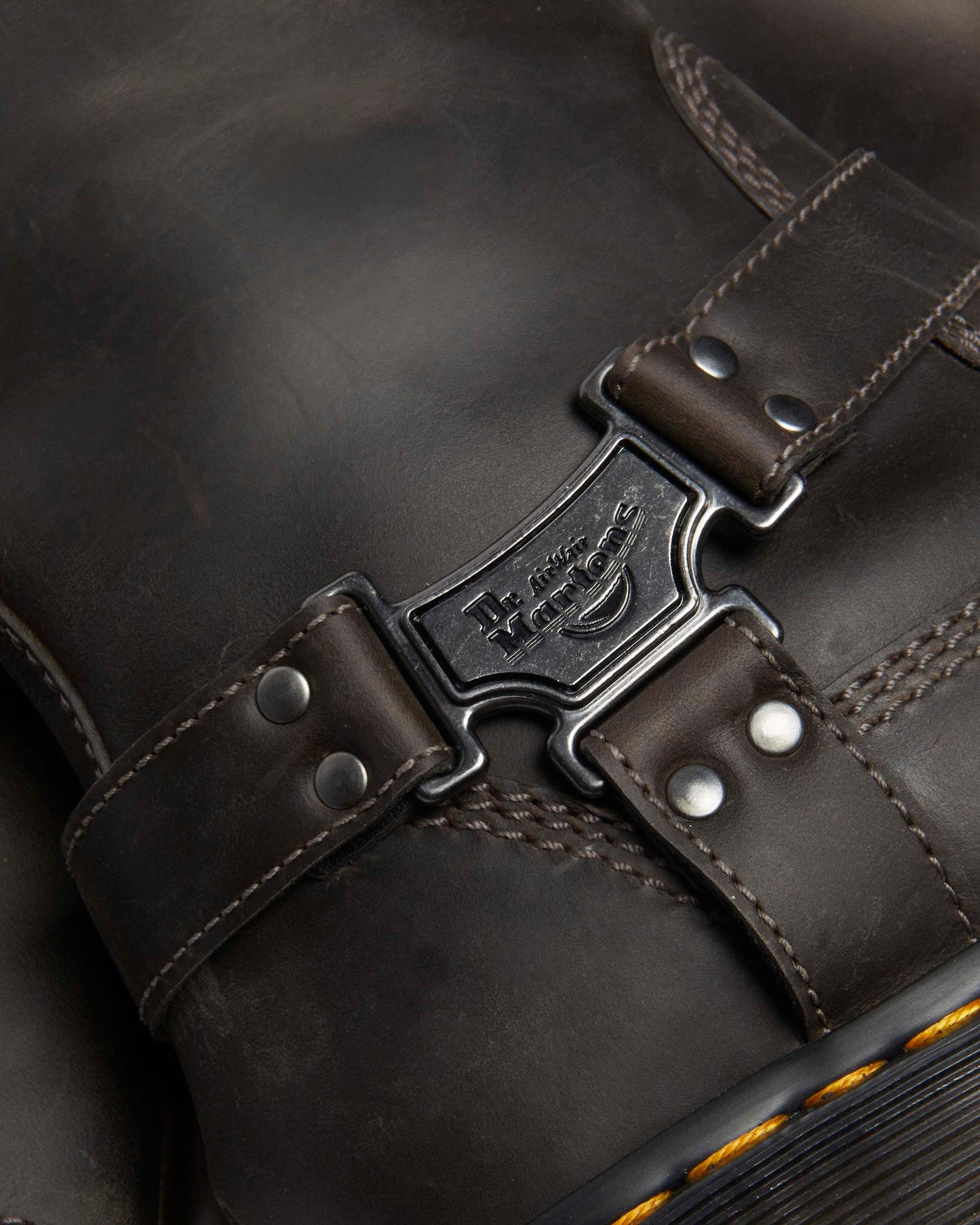 https://cdn.media.amplience.net/i/drmartens/31901057.82.jpg
