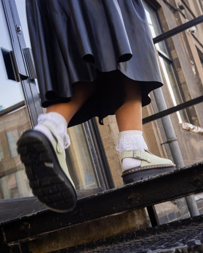 https://cdn.media.amplience.net/i/drmartens/31937300.83.jpg