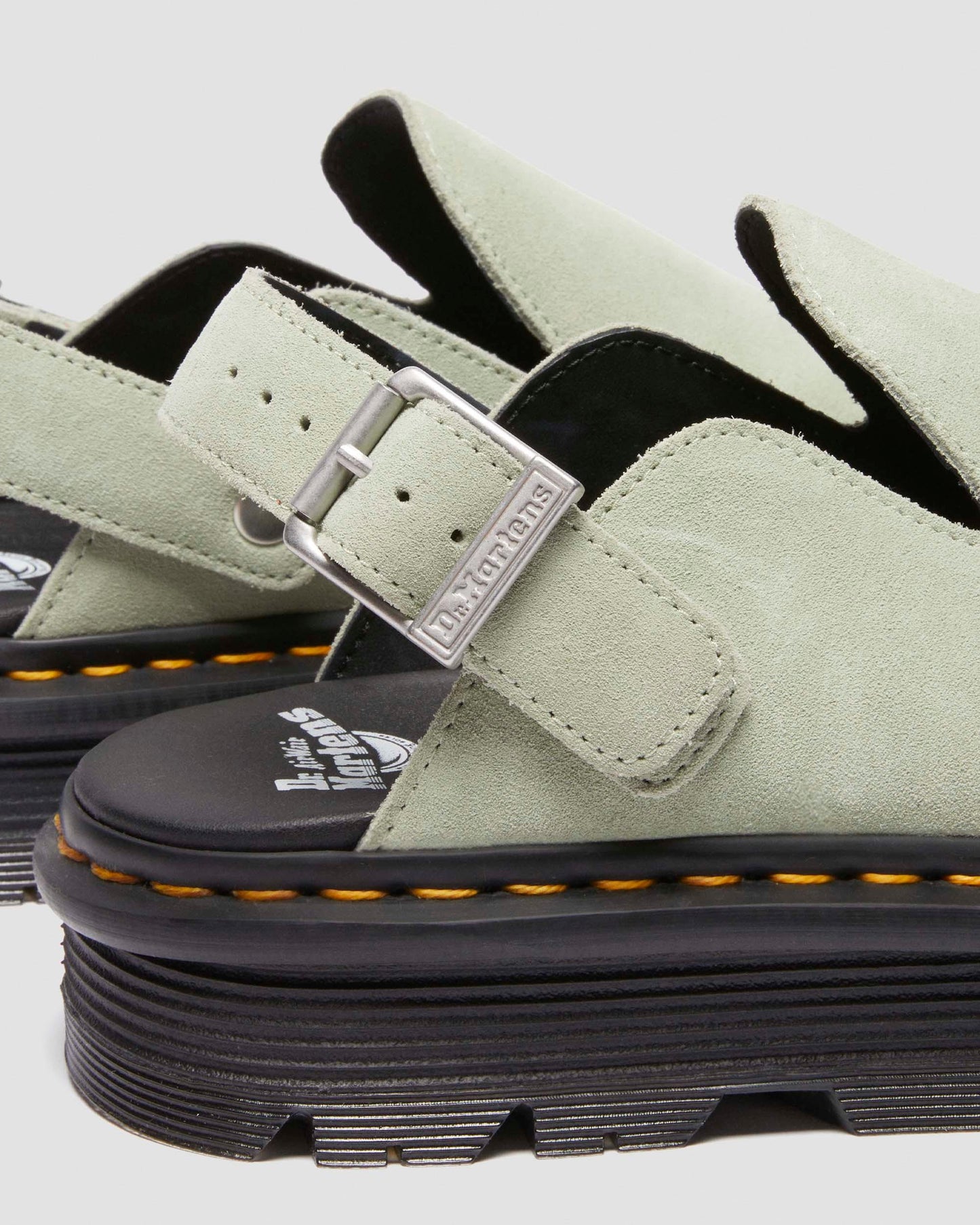 https://cdn.media.amplience.net/i/drmartens/31937300.87.jpg