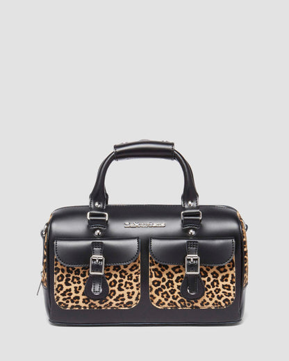 https://cdn.media.amplience.net/i/drmartens/41081001.80.jpg