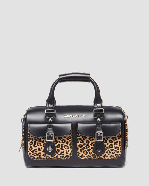 https://cdn.media.amplience.net/i/drmartens/41081001.80.jpg
