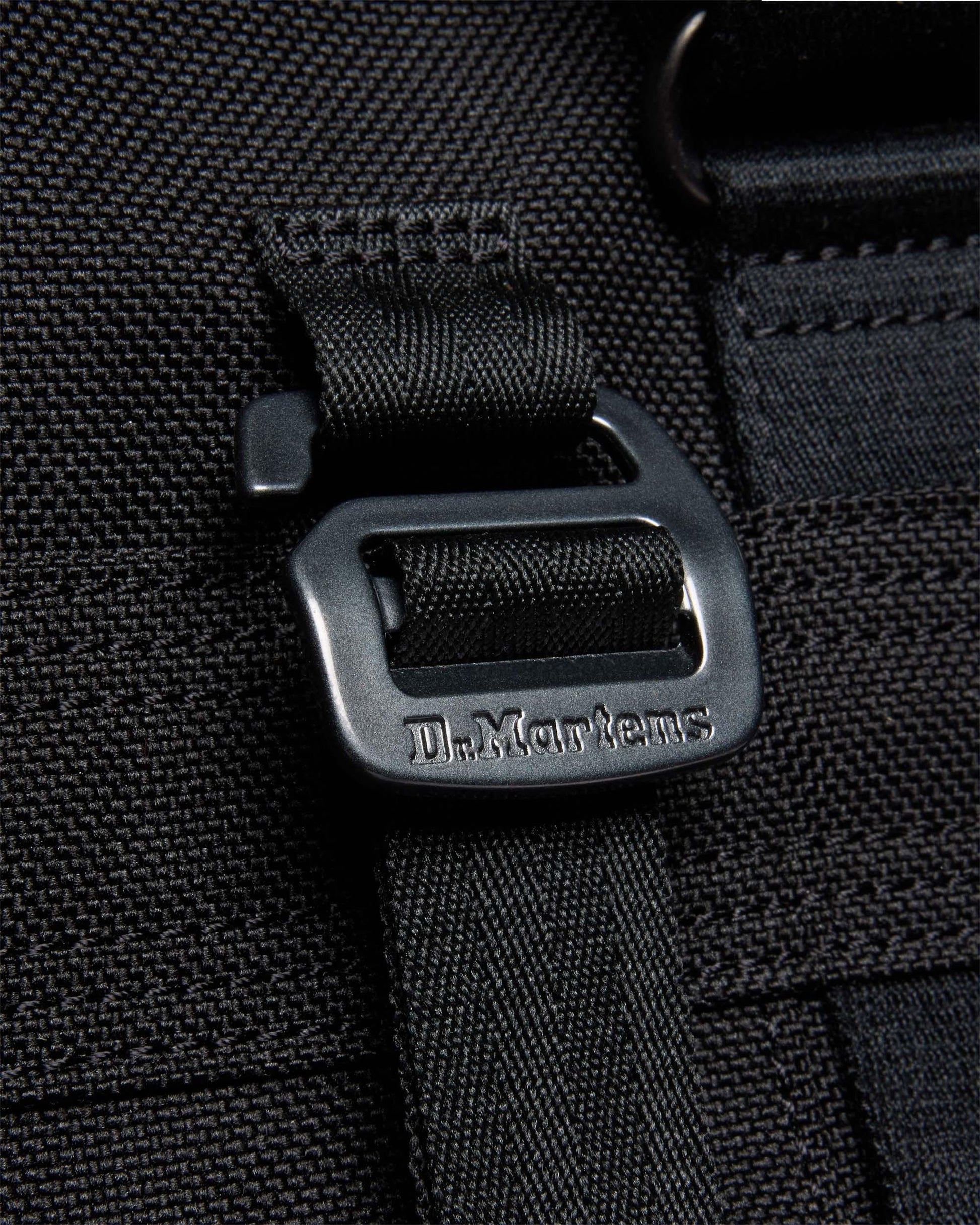 https://cdn.media.amplience.net/i/drmartens/41763001.82.jpg