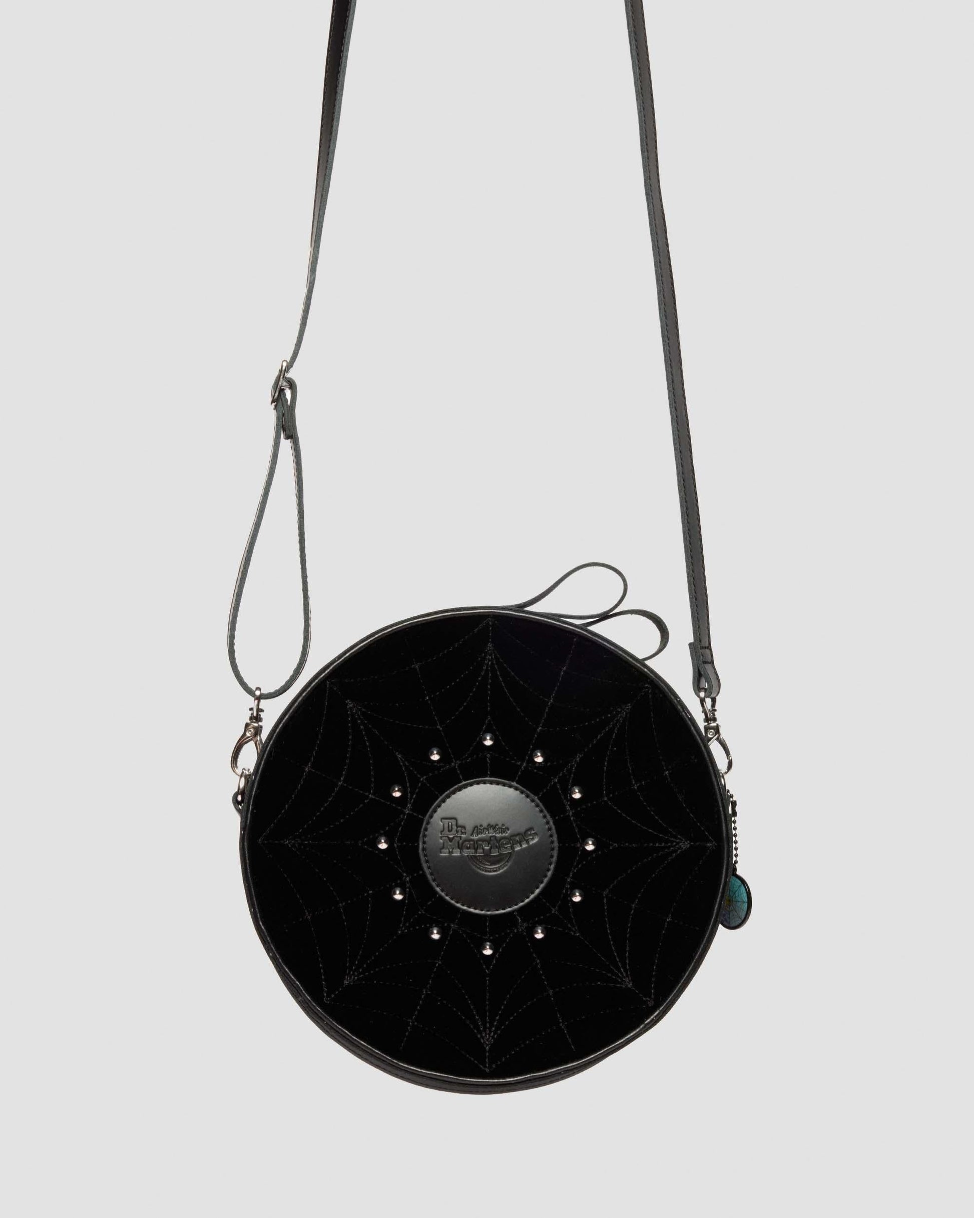https://cdn.media.amplience.net/i/drmartens/43063001.84.jpg