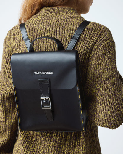 https://cdn.media.amplience.net/i/drmartens/AB101001.81.jpg