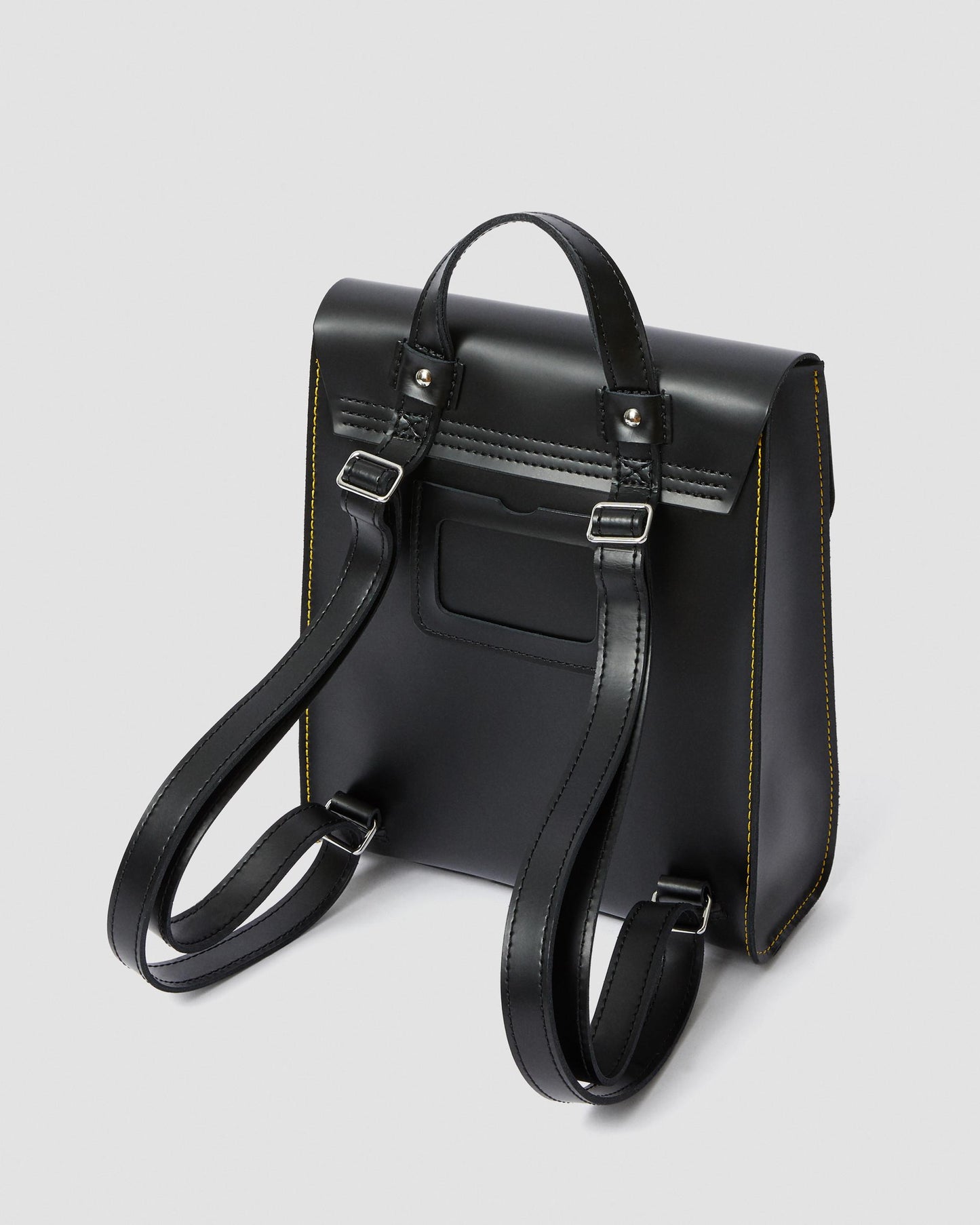 https://cdn.media.amplience.net/i/drmartens/AB101001.87.jpg