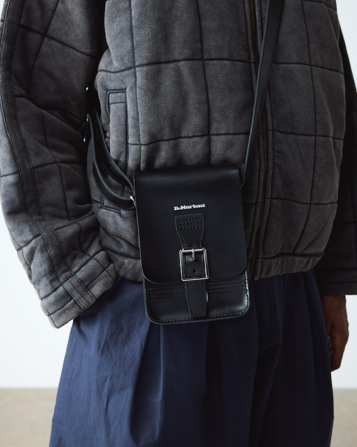 https://cdn.media.amplience.net/i/drmartens/AD055001.81.jpg