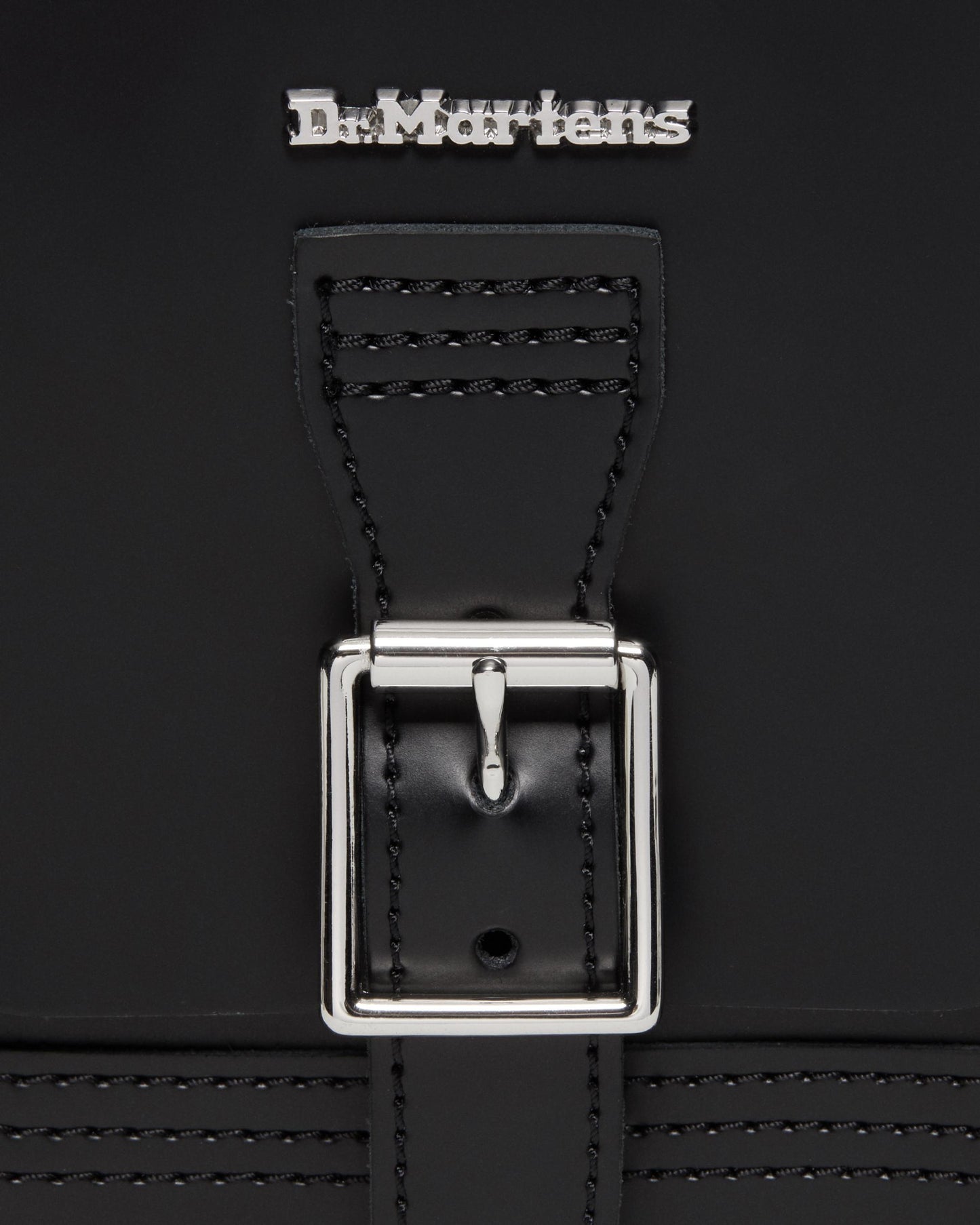 https://cdn.media.amplience.net/i/drmartens/AD055001.84.jpg